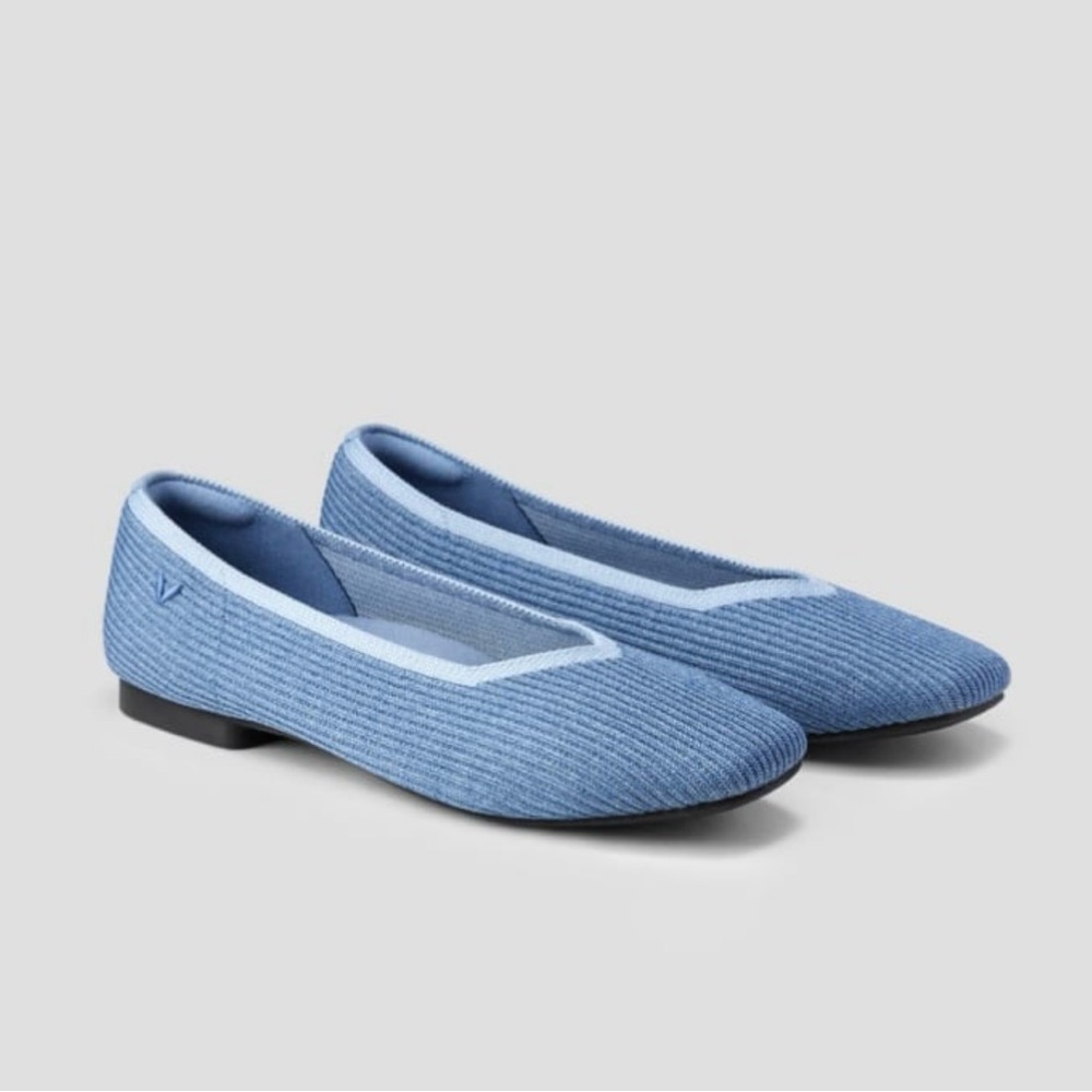 VIVAIA Square-Toe V-Cut Flats (Margot 2.0)
Color: Denim Blue